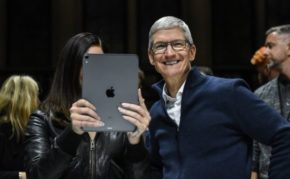 Apple falls below $1tn despite revenue and profit rise