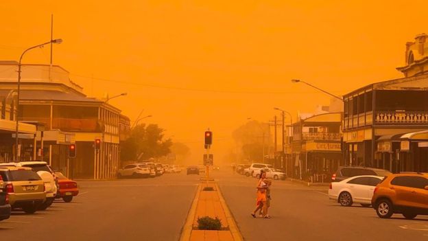 Australia dust storm: Health warning as skies change colour