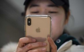 Apple blames China for sales forecast cut