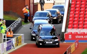 Gordon Banks funeral: Fans and mourners pay tribute