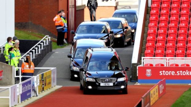 Gordon Banks funeral: Fans and mourners pay tribute