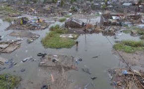 Cyclone Idai: Mozambique survivors desperate for help